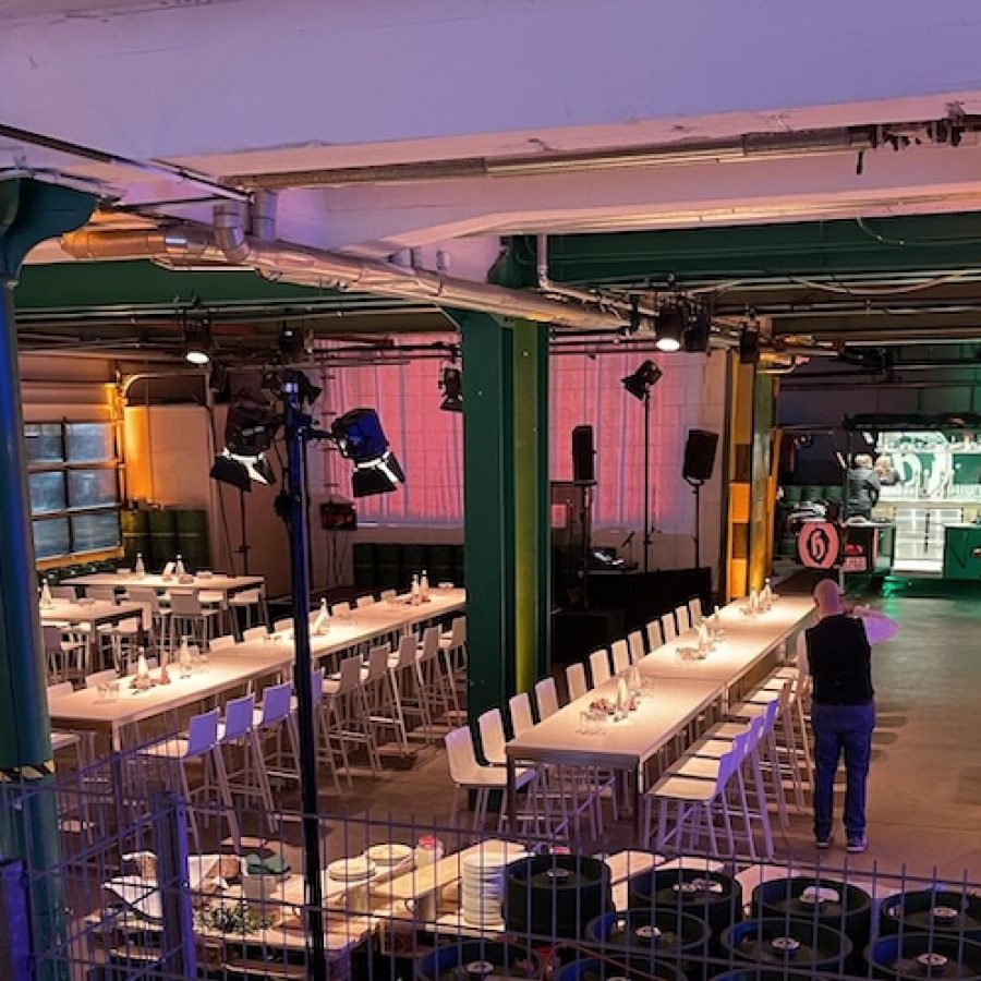 Zur Event-Location umgestaltete Abfüllhalle einer Bierbrauerei