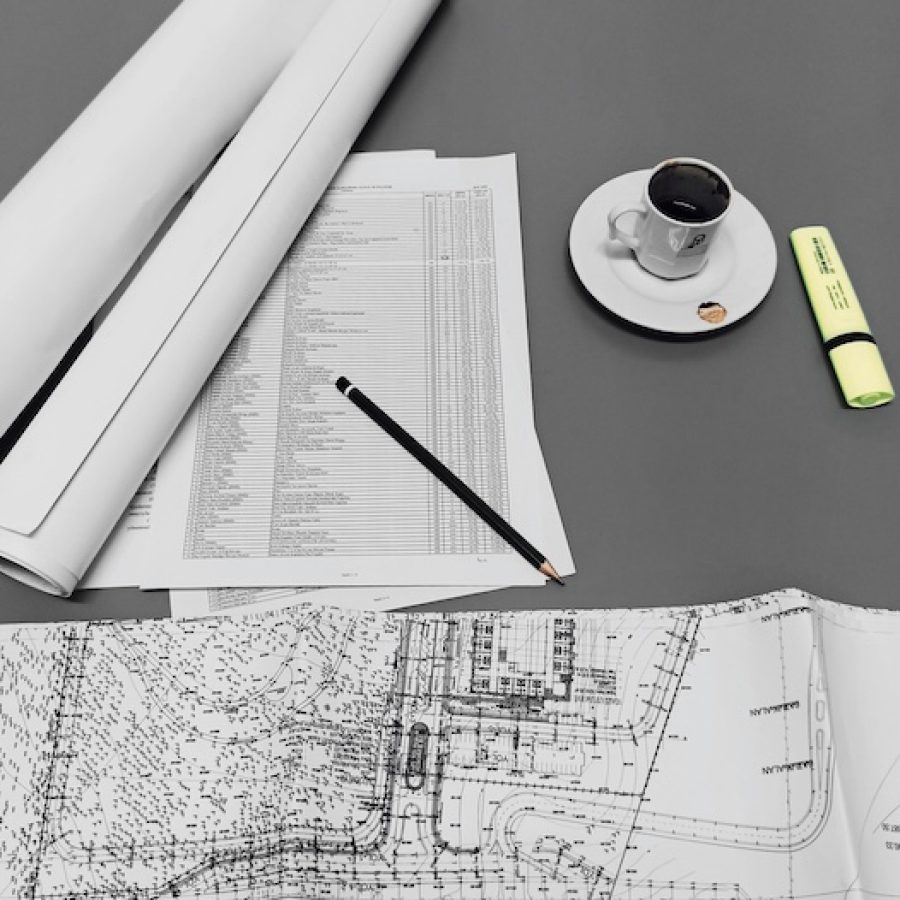 Planungsunterlagen der Veranstaltungsleitung auf einem schreibtisch