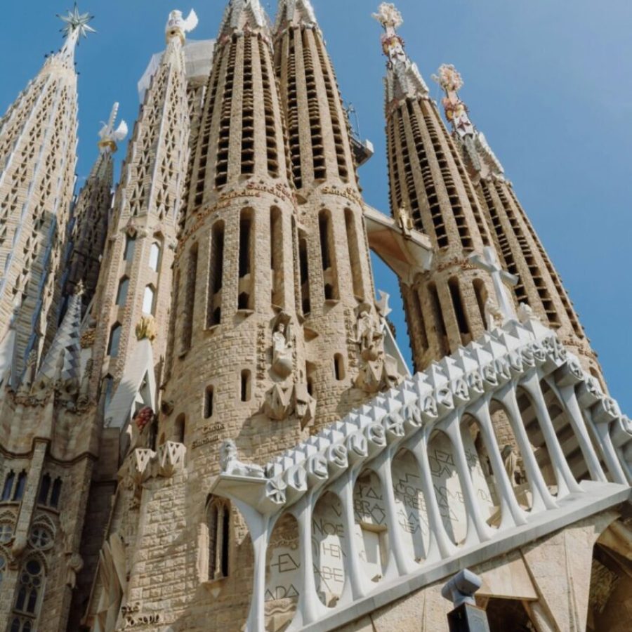Front Perspektive der Basilika Sagrada Família